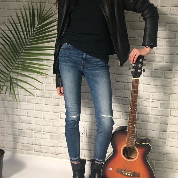 MADEWELL 9” High Waisted Jeans Blue Raw Hem Distracted Edition Denim Size 27 Y2K - Picture 1 of 13